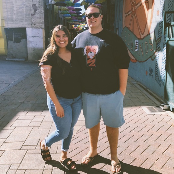 Meet your Posher, Destiny - Picture 2 of 3